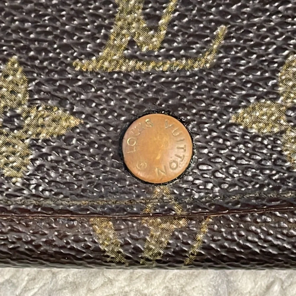 Louis Vuitton Monogram Key Case Holder 4 Key